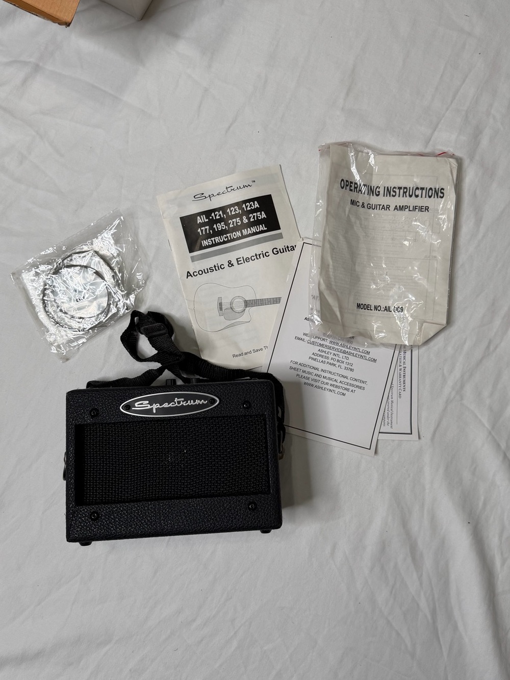 Spectrum AIL-DC9 Portable Mini Guitar Amplifier 9V Battery Powered with Manuals